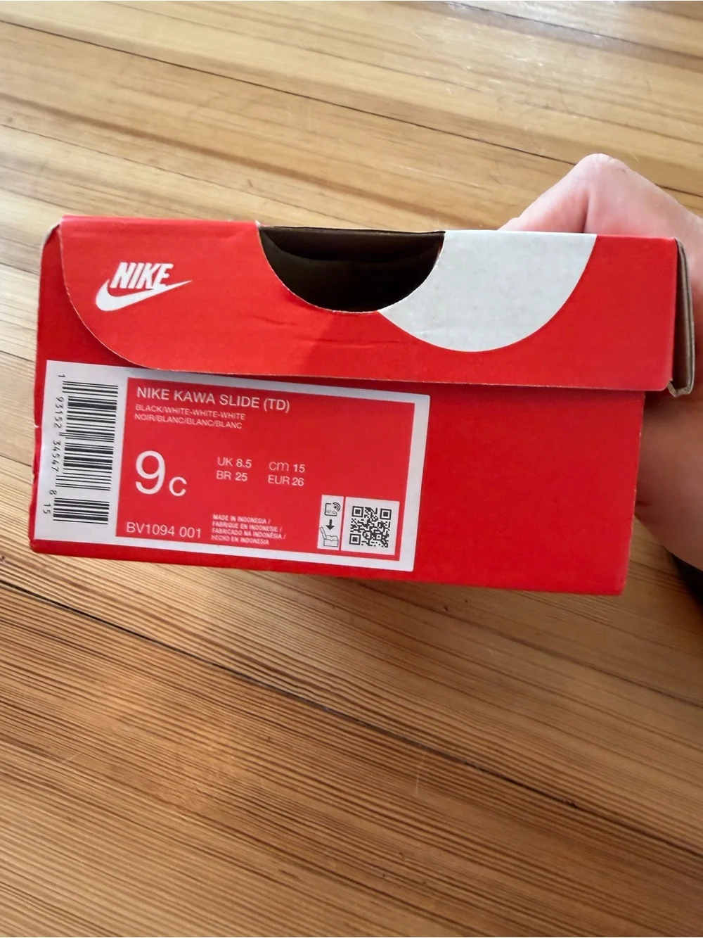 Nike, toddler Kawa slides in black & white, size 9c